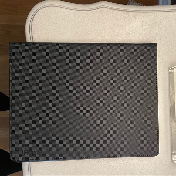 IHome - IPad 2/3/4 black case - Picture 1 of 5